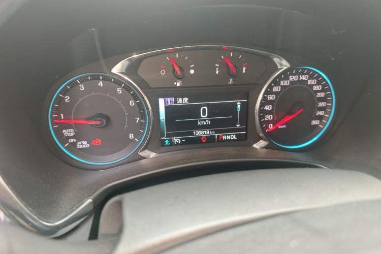 Used Chevrolet Equinox 2018 550T Automatic All-Wheel-Drive Explorer Edition Odometer Close Up