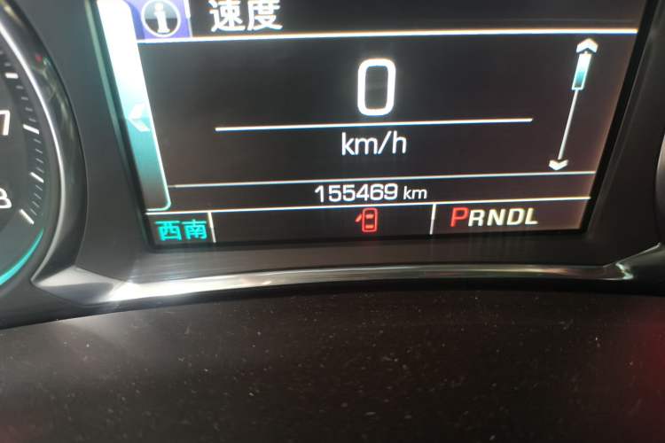 Used Chevrolet Equinox 2018 RS 550T Automatic All-Wheel-Drive Boundary Edition Odometer Close Up