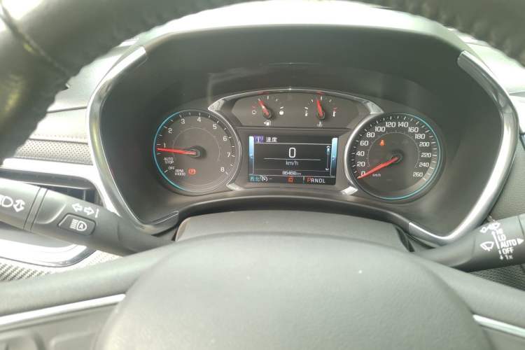 Used Chevrolet Equinox 2018 RS 550T Automatic All-Wheel-Drive Boundary Edition Odometer Close Up