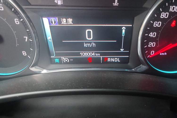 Used Chevrolet Equinox 2018 RS 550T Automatic All-Wheel-Drive Boundary Edition Odometer Close Up