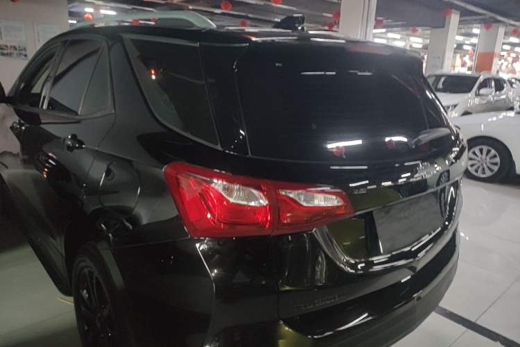 Used Chevrolet Equinox 2018 RS 550T Automatic All-Wheel-Drive Boundary Edition Rear Left 45 Deg