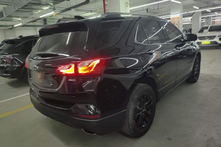 Used Chevrolet Equinox 2018 Redline 550T Automatic All-Wheel-Drive RS Edition Rear Right 45 Deg