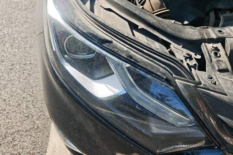 Used Chevrolet Equinox 2018 RS 550T Automatic All-Wheel-Drive Boundary Edition Right Front Headlight