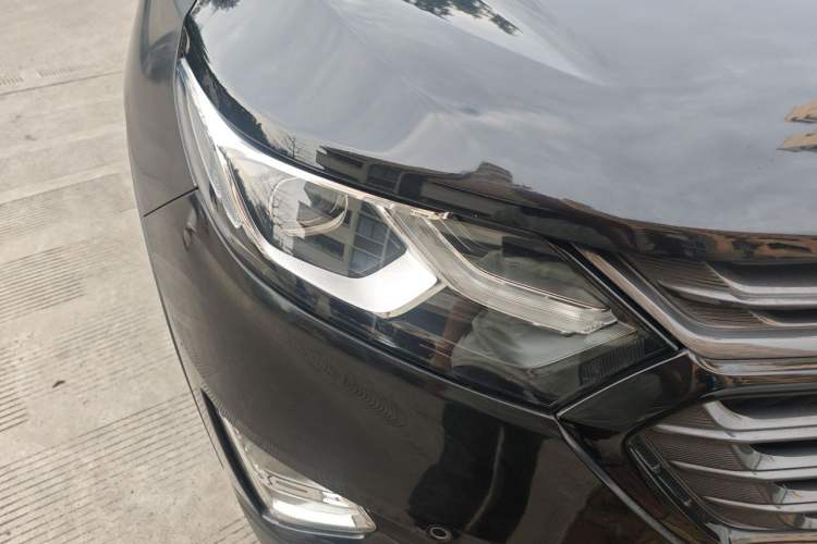 Used Chevrolet Equinox 2018 RS 550T Automatic All-Wheel-Drive Boundary Edition Right Front Headlight
