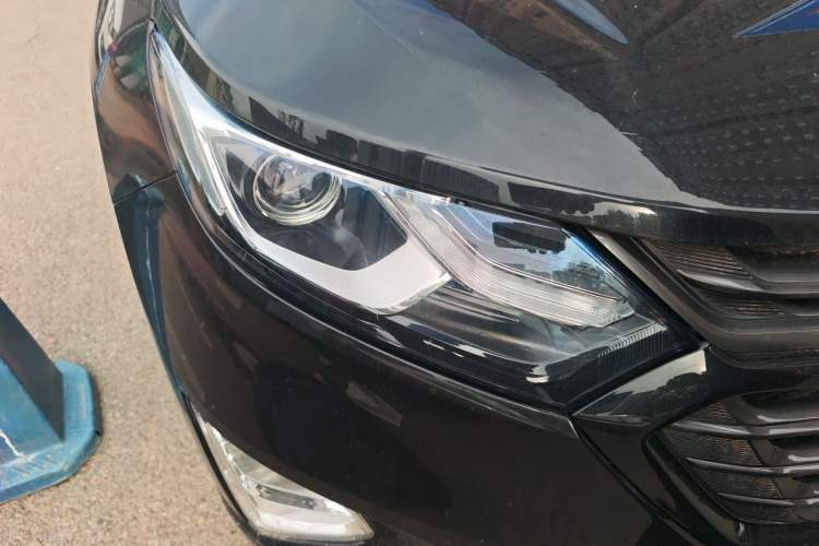 Used Chevrolet Equinox 2018 RS 550T Automatic All-Wheel-Drive Boundary Edition Right Front Headlight