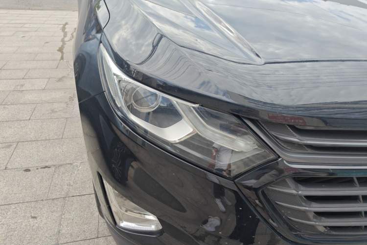 Used Chevrolet Equinox 2018 RS 550T Automatic All-Wheel-Drive Boundary Edition Right Front Headlight