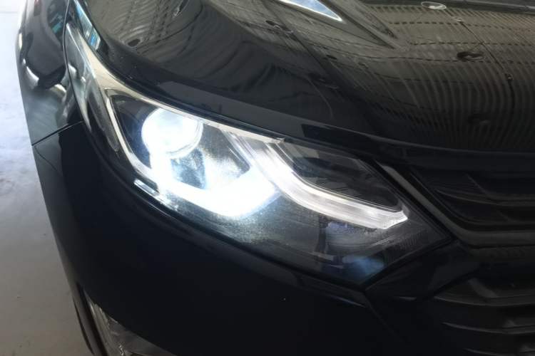 Used Chevrolet Equinox 2018 RS 550T Automatic All-Wheel-Drive Boundary Edition Right Front Headlight