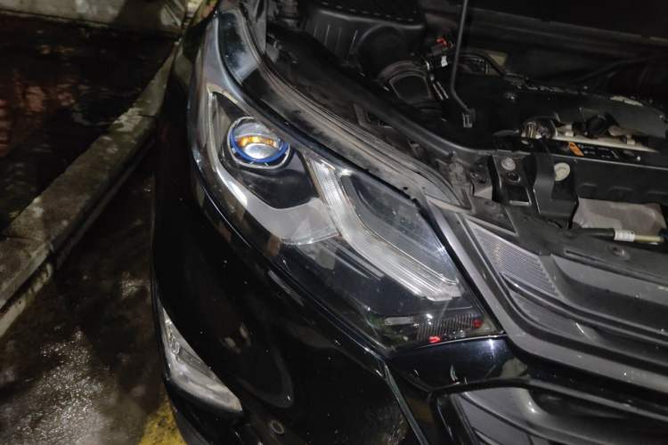 Used Chevrolet Equinox 2018 RS 550T Automatic All-Wheel-Drive Boundary Edition Right Front Headlight