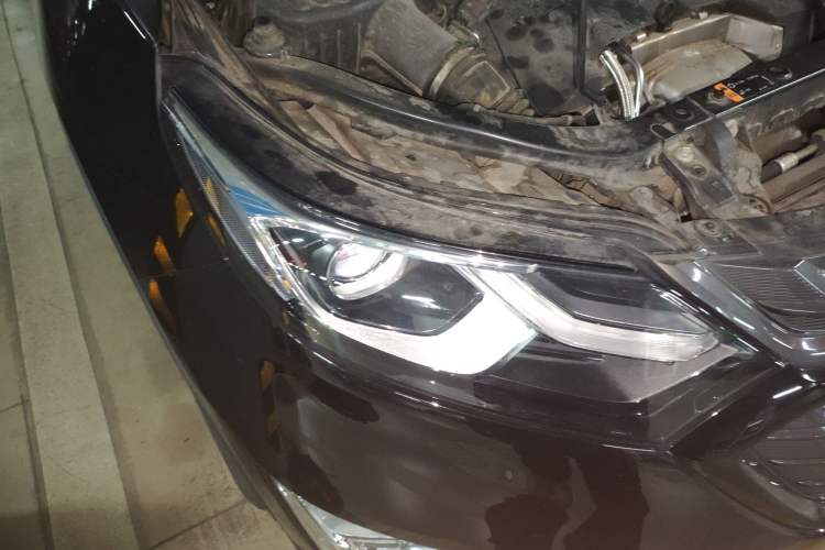 Used Chevrolet Equinox 2018 RS 550T Automatic All-Wheel-Drive Boundary Edition Right Front Headlight
