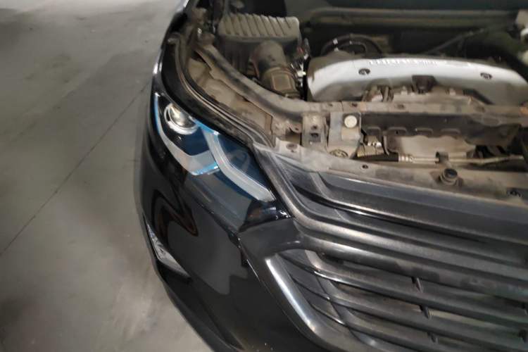 Used Chevrolet Equinox 2018 550T Automatic All-Wheel-Drive Explorer Edition Right Front Headlight