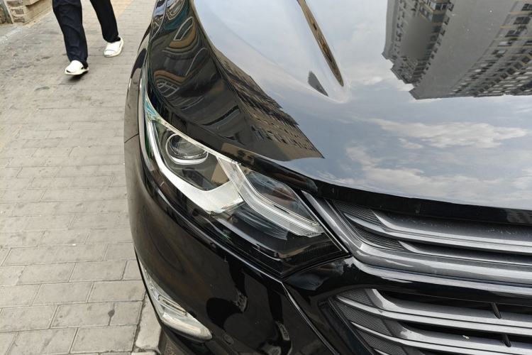 Used Chevrolet Equinox 2018 RS 550T Automatic All-Wheel-Drive Boundary Edition Right Front Headlight