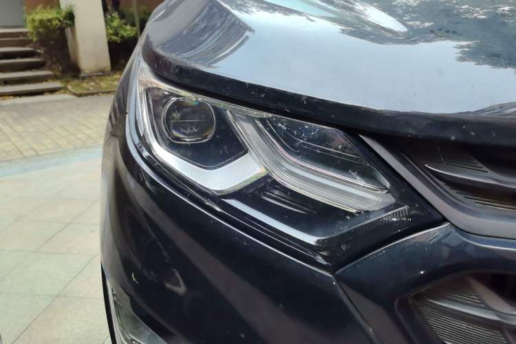 Used Chevrolet Equinox 2018 RS 550T Automatic All-Wheel-Drive Boundary Edition Right Front Headlight