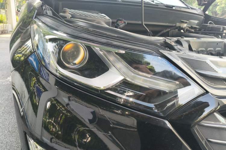 Used Chevrolet Equinox 2018 RS 550T Automatic All-Wheel-Drive Boundary Edition Right Front Headlight
