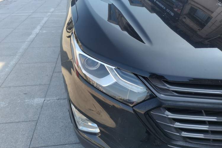 Used Chevrolet Equinox 2018 RS 550T Automatic All-Wheel-Drive Boundary Edition Right Front Headlight