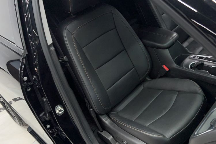 Used Chevrolet Equinox 2018 RS 550T Automatic All-Wheel-Drive Boundary Edition Right Front Seat