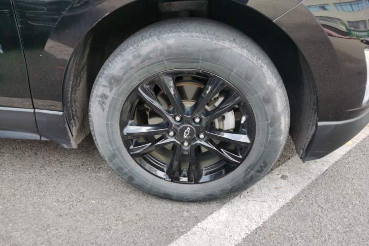Used Chevrolet Equinox 2018 RS 535T Automatic All-Wheel-Drive Boundary-Pushing Edition Right Front Wheel Hub