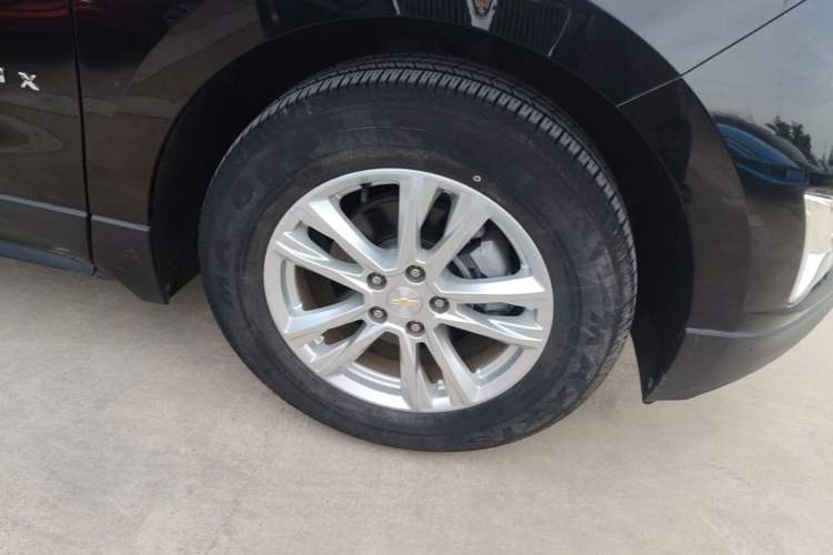 Used Chevrolet Equinox 2018 535T Automatic YuJie Edition Right Front Wheel Hub