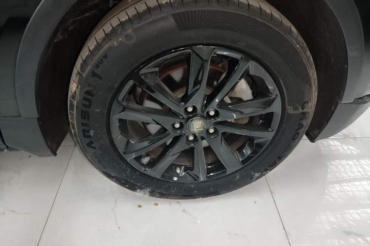 Used Chevrolet Equinox 2018 RS 550T Automatic All-Wheel-Drive Boundary Edition Right Front Wheel Hub