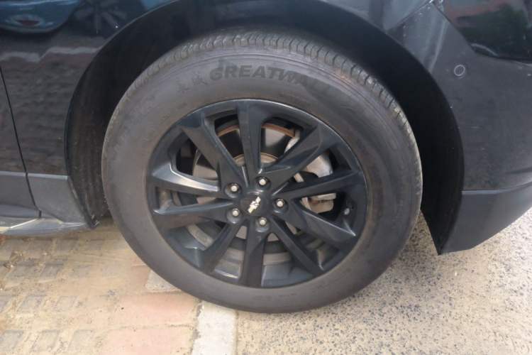 Used Chevrolet Equinox 2018 RS 550T Automatic All-Wheel-Drive Boundary Edition Right Front Wheel Hub