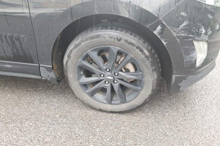 Used Chevrolet Equinox 2018 RS 550T Automatic All-Wheel-Drive Boundary Edition Right Front Wheel Hub