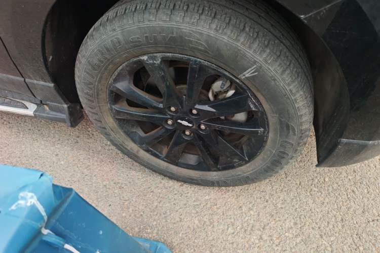 Used Chevrolet Equinox 2018 RS 550T Automatic All-Wheel-Drive Boundary Edition Right Front Wheel Hub