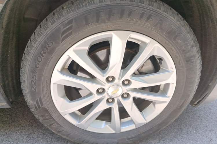 Used Chevrolet Equinox 2018 550T Automatic All-Wheel-Drive Explorer Edition Right Front Wheel Hub