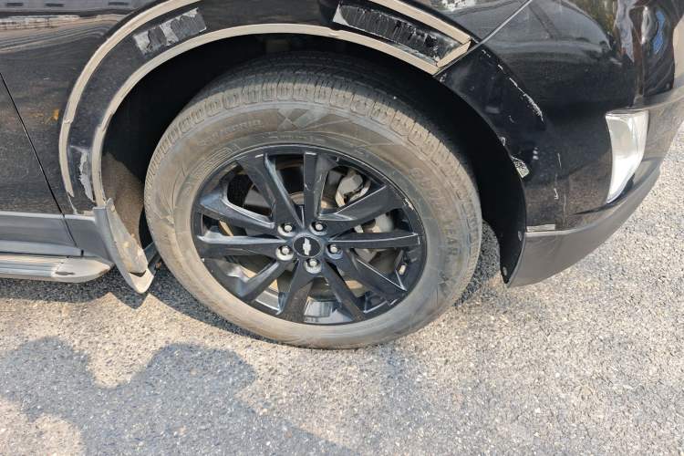 Used Chevrolet Equinox 2018 RS 550T Automatic All-Wheel-Drive Boundary Edition Right Front Wheel Hub