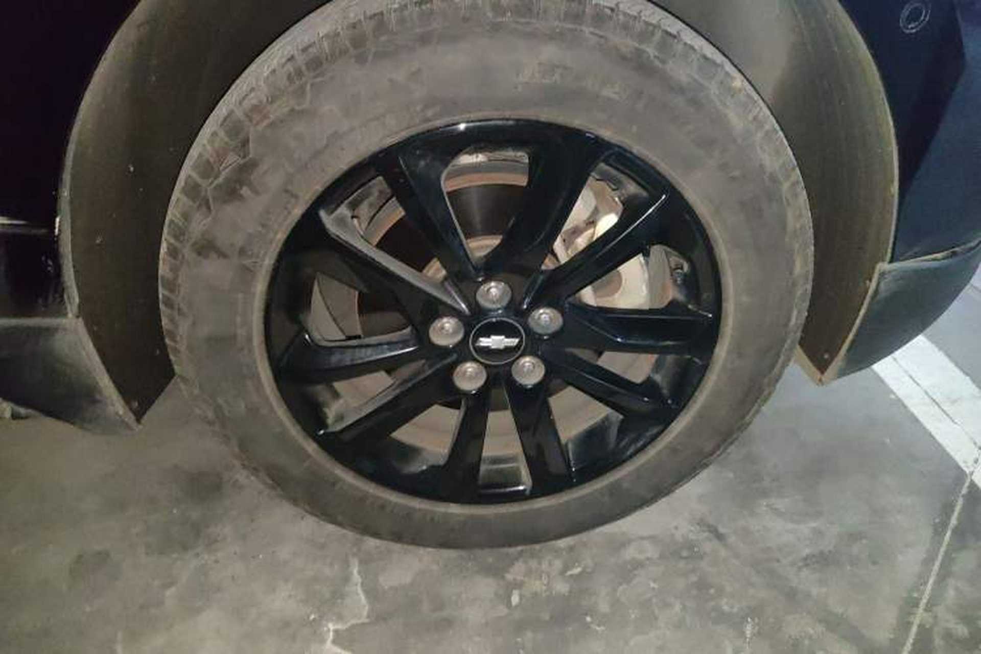 Used Chevrolet Equinox 2018 RS 550T Automatic All-Wheel-Drive Boundary Edition Right Front Wheel Hub