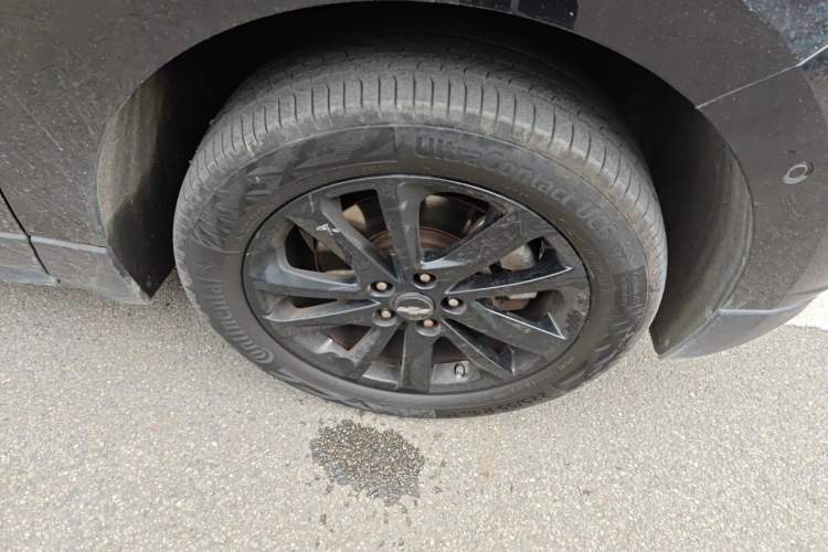 Used Chevrolet Equinox 2018 RS 550T Automatic All-Wheel-Drive Boundary Edition Right Front Wheel Hub