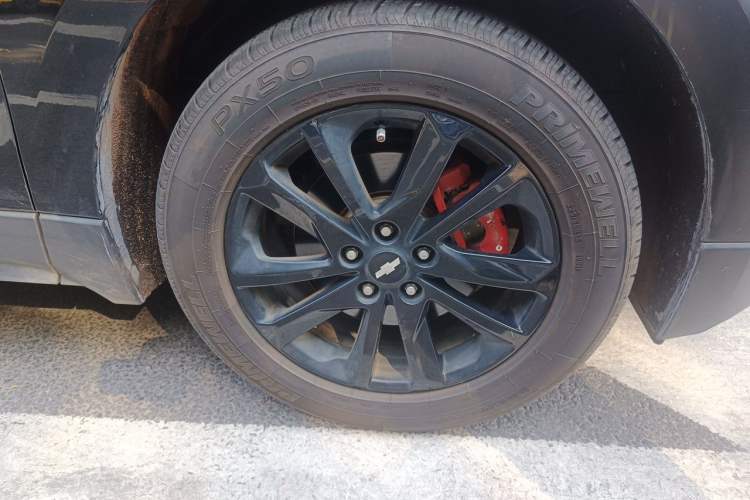 Used Chevrolet Equinox 2018 RS 550T Automatic All-Wheel-Drive Boundary Edition Right Front Wheel Hub