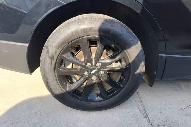 Used Chevrolet Equinox 2018 RS 550T Automatic All-Wheel-Drive Boundary Edition Right Rear Wheel Hub