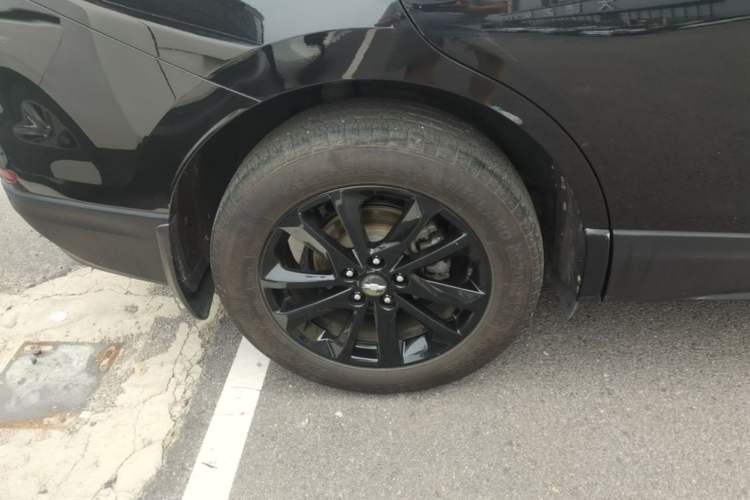 Used Chevrolet Equinox 2018 RS 550T Automatic All-Wheel-Drive Boundary Edition Right Rear Wheel Hub