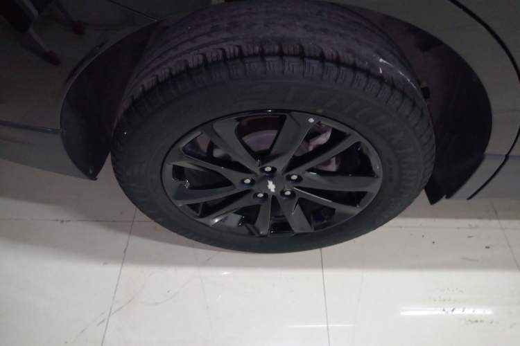 Used Chevrolet Equinox 2018 RS 550T Automatic All-Wheel-Drive Boundary Edition Right Rear Wheel Hub