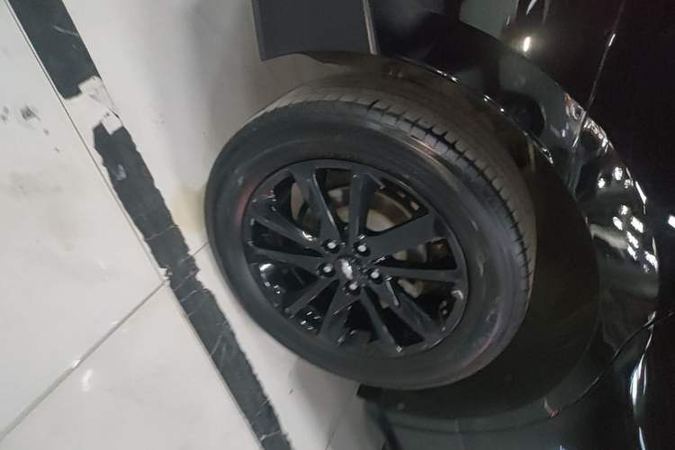 Used Chevrolet Equinox 2018 RS 550T Automatic All-Wheel-Drive Boundary Edition Right Rear Wheel Hub
