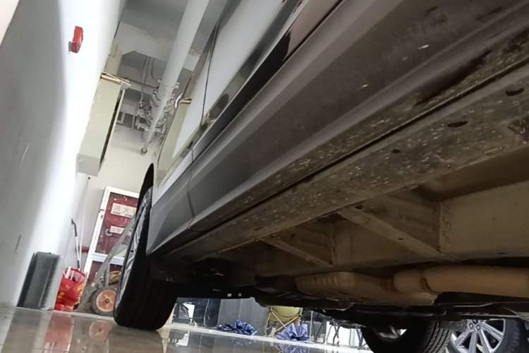 Used Chevrolet Equinox 2018 550T Automatic All-Wheel-Drive Boundary Edition Right Side Sill