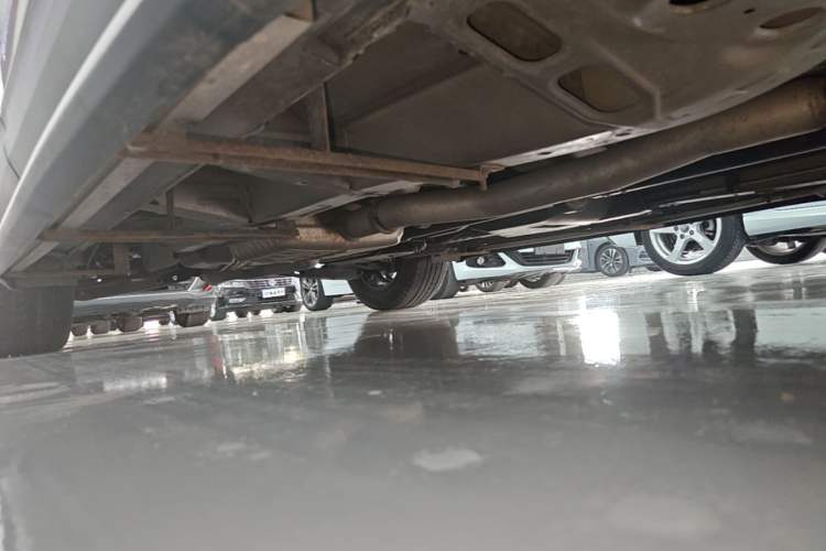 Used Chevrolet Equinox 2018 RS 550T Automatic All-Wheel-Drive Boundary Edition Right Side Sill