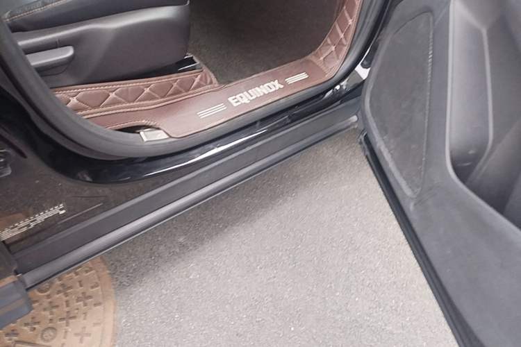 Used Chevrolet Equinox 2018 535T Automatic YuJie Edition Right Side Sill