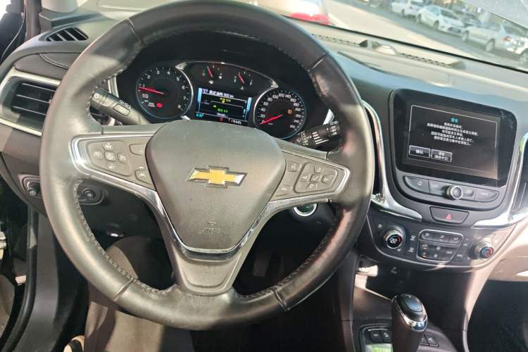 Used Chevrolet Equinox 2018 RS 550T Automatic All-Wheel-Drive Boundary Edition Steering Wheel
