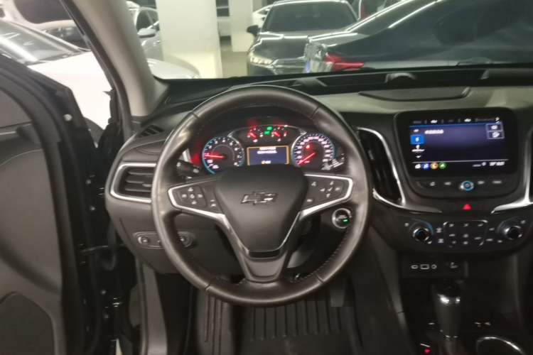 Used Chevrolet Equinox 2018 Redline 550T Automatic All-Wheel-Drive Trailblazer RS Edition Steering Wheel