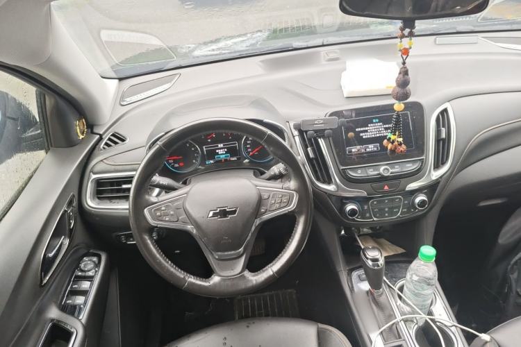 Used Chevrolet Equinox 2018 RS 550T Automatic All-Wheel-Drive Boundary Edition Steering Wheel