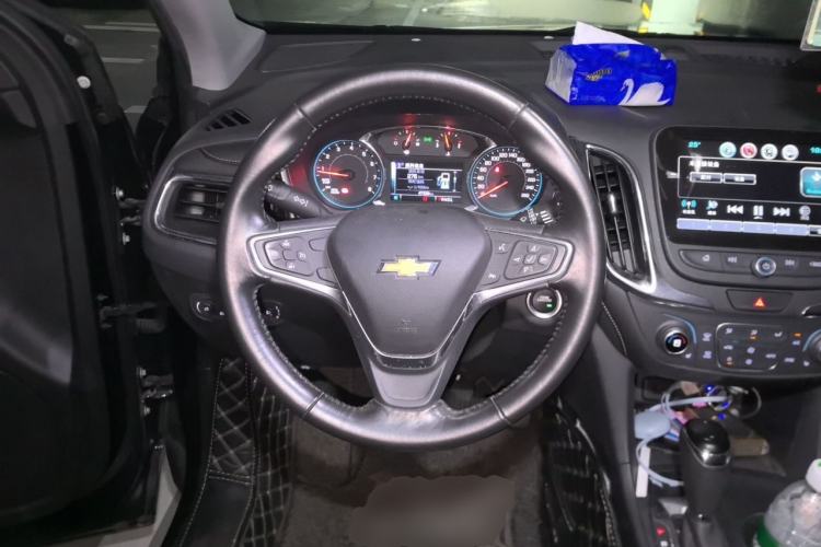 Used Chevrolet Equinox 2018 RS 550T Automatic All-Wheel-Drive Boundary Edition Steering Wheel