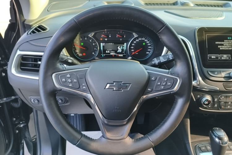 Used Chevrolet Equinox 2018 RS 550T Automatic All-Wheel-Drive Boundary Edition Steering Wheel