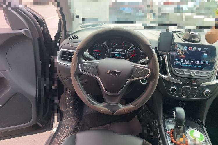 Used Chevrolet Equinox 2018 RS 550T Automatic All-Wheel-Drive Boundary Edition Steering Wheel
