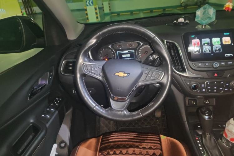 Used Chevrolet Equinox 2018 RS 550T Automatic All-Wheel-Drive Boundary Edition Steering Wheel