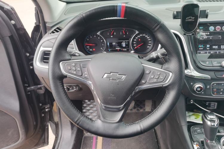Used Chevrolet Equinox 2018 RS 550T Automatic All-Wheel-Drive Boundary Edition Steering Wheel
