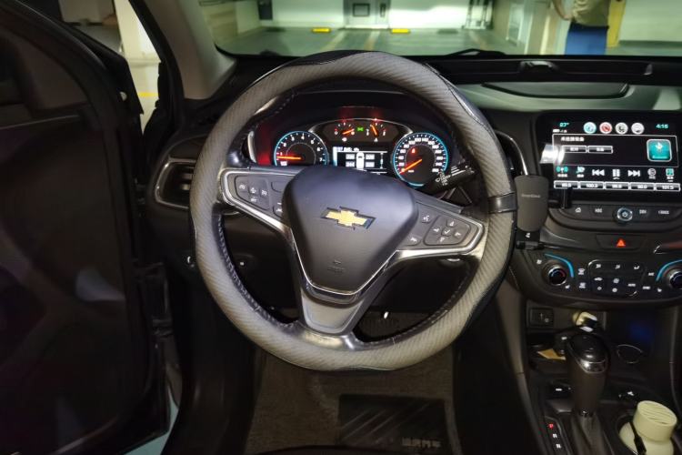 Used Chevrolet Equinox 2018 RS 550T Automatic All-Wheel-Drive Boundary Edition Steering Wheel