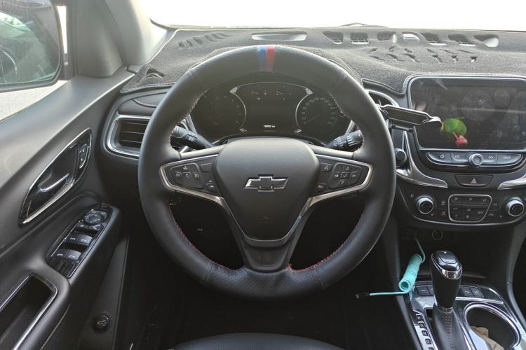Used Chevrolet Equinox 2018 RS 550T Automatic All-Wheel-Drive Boundary Edition Steering Wheel