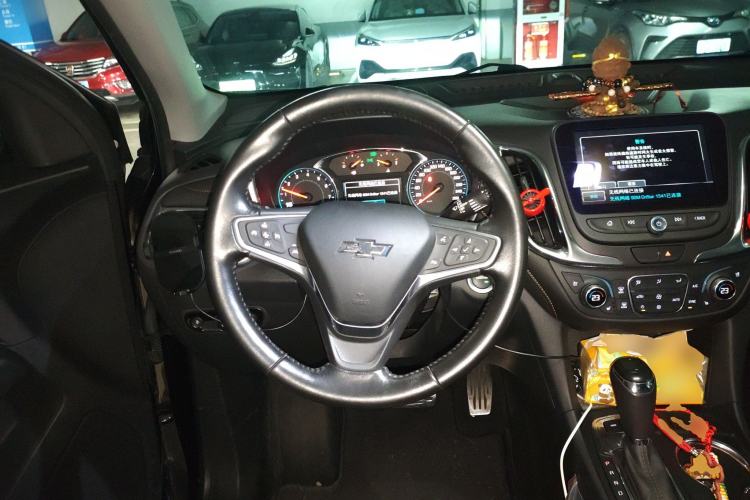 Used Chevrolet Equinox 2018 RS 550T Automatic All-Wheel-Drive Boundary Edition Steering Wheel