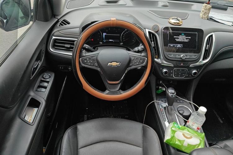 Used Chevrolet Equinox 2018 RS 550T Automatic All-Wheel-Drive Boundary Edition Steering Wheel