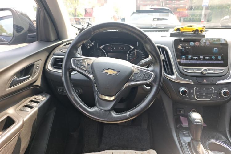 Used Chevrolet Equinox 2018 RS 550T Automatic All-Wheel-Drive Boundary Edition Steering Wheel